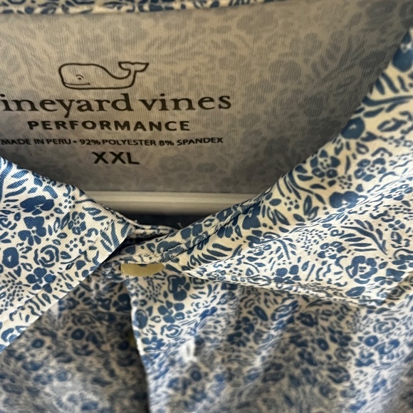 Vineyard Vines - Picture 3 of 7